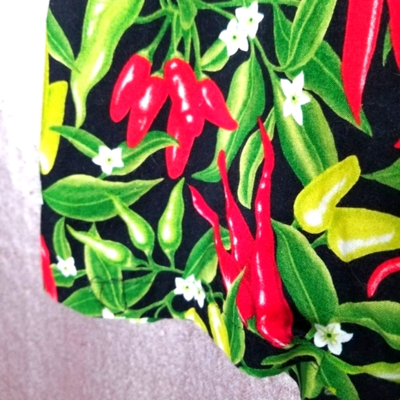 Dem Crazy EUC L Hawaiian short-sleeved button-down shirt - PEPPERS! 🌶🌶🌶 - Picture 6 of 9